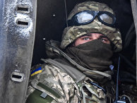 Украинский солдат в аэропорту Донецка