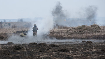 Украинский солдат стреляет из РПГ
