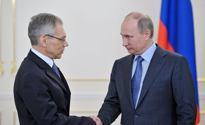 Президент РФ В.Путин наградил сотрудников МИД РФ госнаградами