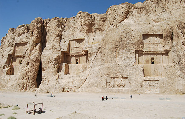 Гробницы Накше-Рустам в Иране