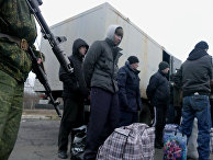 Украинские пленные во время обмена пленными между ЛНР и ДНР и Киевом между поселками Майорск и Горловка. 27 декабря 2017 Украинские пленные во время обмена пленными между ЛНР и ДНР и Киевом между поселками Майорск и Горловка. 27 декабря 2017
