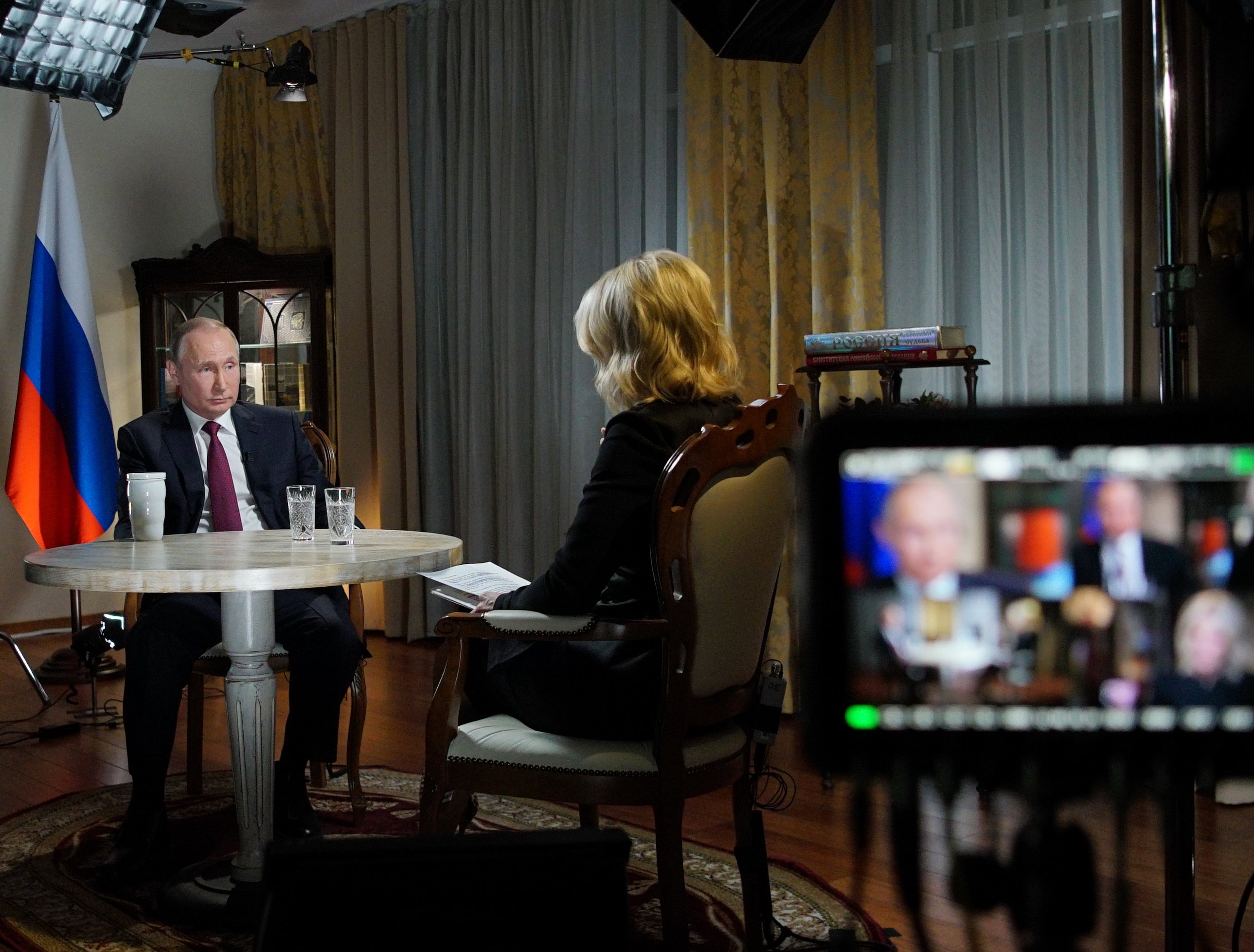Фото Журналистки Которая Брала Интервью У Путина