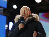 Президент России Владимир Путин во время митинга возле Кремля Президент России Владимир Путин во время митинга возле Кремля