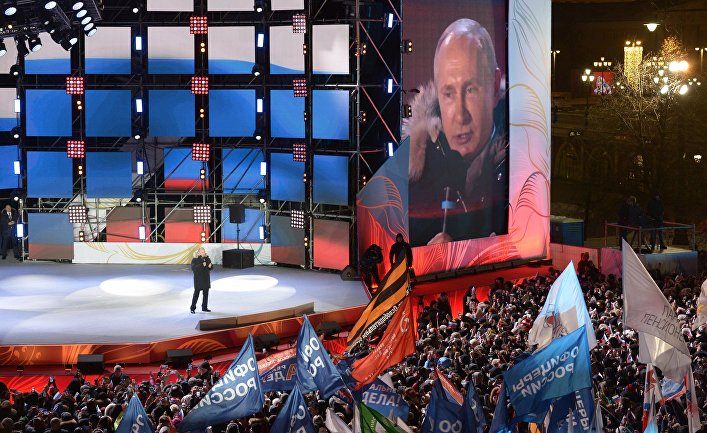 Владимир Путин на митинге-концерте на Манежной площади в Москве