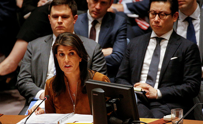 Представитель США в ООН Никки Хейли выступает на заседании Совета безопасности по Сирии в Нью-Йорке
