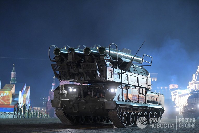 Зенитно-ракетный комплекс "БУК-М2" на репетиции военного парада на Красной площади, посвященного 73-й годовщине Победы в Великой Отечественной войне