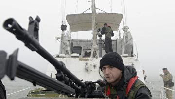 Украинская береговая охрана патрулирует побережье Азовского моря в районе Мариуполя