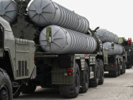 Ракетный комплекс С-400 во время подготовки боевой техники к участию в военном параде