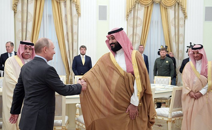 Владимир Путин и наследный принц Саудовской Аравии Мухаммед ибн Салман Аль Сауд во время встречи. 14 июня 2018
