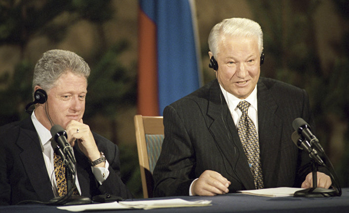 Le Point (Франция): как Борис Ельцин умолял Билла Клинтона отдать ему Европу