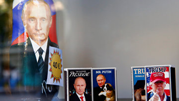 Спичечные коробки с портретами Владимира Путина и Дональда Трампа, Хельсинки, Финляндия