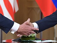 Во время встречи президента РФ Владимира Путина и президента США Дональда Трампа в президентском дворце в Хельсинки. 16 июля 2018 Во время встречи президента РФ Владимира Путина и президента США Дональда Трампа в президентском дворце в Хельсинки. 16 июля 2018