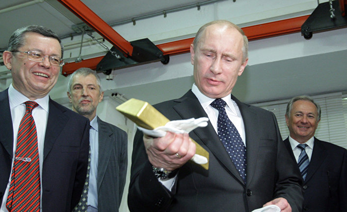 Премьер-министр РФ Владимир Путин посетил Центральное хранилище Банка России