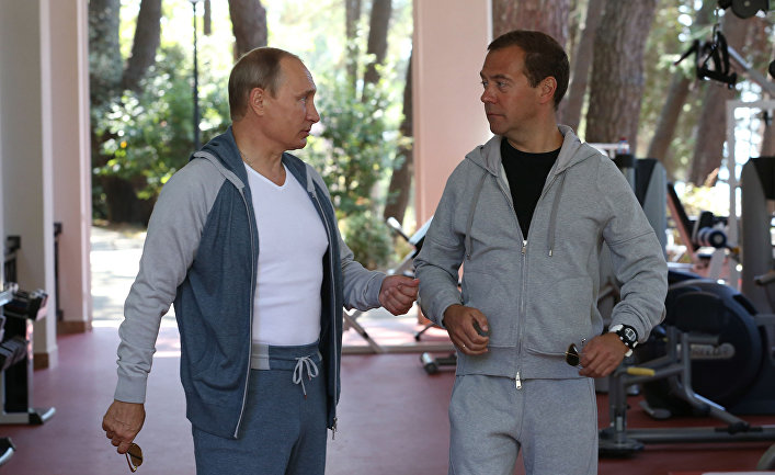 Владимир Путин и Дмитрий Медведев на тренировке в резиденции "Бочаров ручей" в Сочи