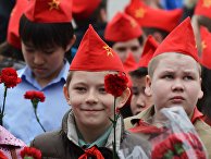 Возложение цветов к Мавзолею В.И. Ленина Возложение цветов к Мавзолею В.И. Ленина