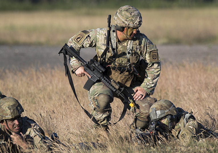 Американские десантники во время военных учений Saber Strike 2018 в Гайжюнае, Литва. 9 июня 2018