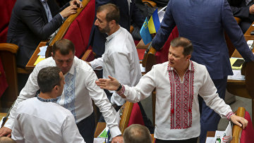 Лидер фракции "Радикальной партии" Олег Ляшко на заседании Верховной рады Украины. 18 мая 2017