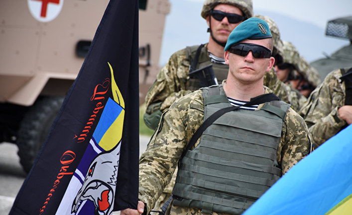 Военнослужащий армии Украины на открытии международных военных учений под эгидой НАТО в Грузии