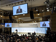Министр иностранных дел России Сергей Лавров выступает в Мюнхене