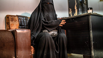 Женщина, бежавшая из ИГИЛ (запрещенная в РФ террористическая организация)