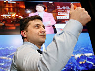 Кандидат в президенты Украины актер Владимир Зеленский в своем избирательном штабе в Киеве