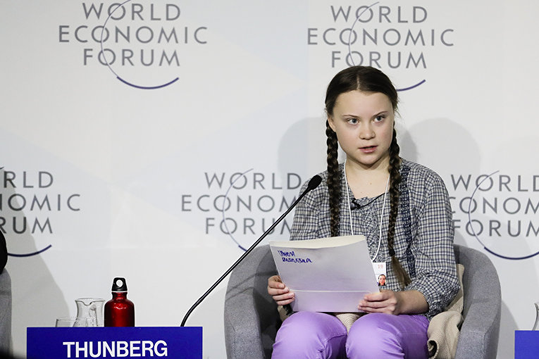 Экологический активист Грета Тунберг произносит речь на Всемирном экономическом форуме в Давосе