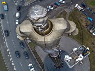 Мойка памятников в Москве после зимнего сезона Мойка памятников в Москве после зимнего сезона
