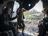 Украинские военнослужащие недалеко от линии фронт в Донецкой области Украинские военнослужащие недалеко от линии фронт в Донецкой области