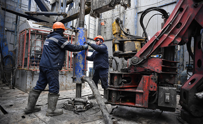 Рабочие на газовом месторождении в Бованенково, Ямал