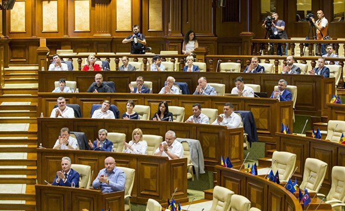 Заседание кабинета министров и парламента в Молдавии