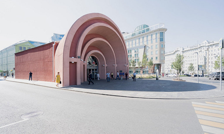 Наземный вестибюль станции «Красные ворота»