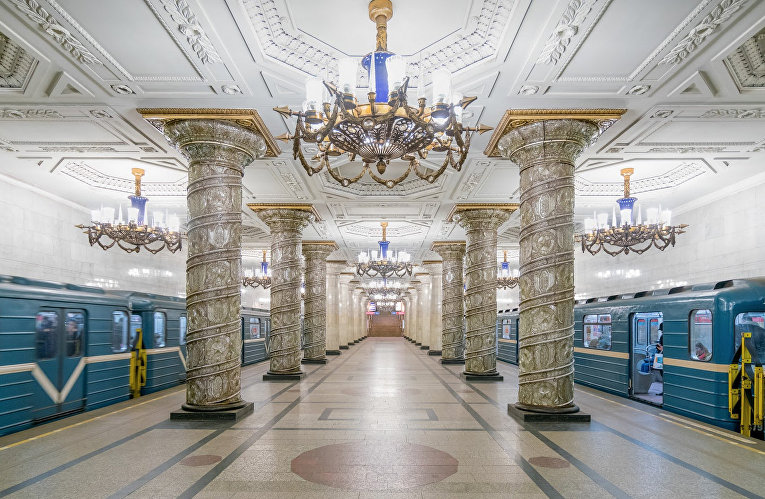 Станция метро в Санкт-Петербурге