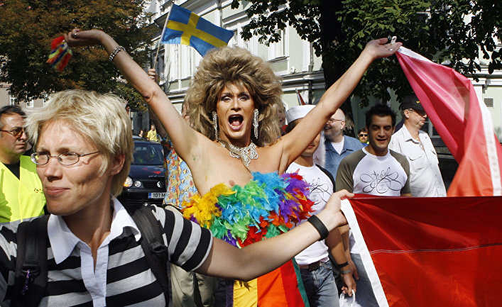Участники гей-парада в Таллине, Эстония