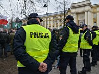 Митинг в Варшаве против возросшего числа украинских мигрантов Митинг в Варшаве против возросшего числа украинских мигрантов