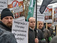 Митинг в Варшаве против возросшего числа украинских мигрантов Митинг в Варшаве против возросшего числа украинских мигрантов
