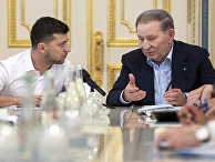 Президент Украины Владимир Зеленский и бывший президент Украины Леонид Кучма во время их встречи в Киеве Президент Украины Владимир Зеленский и бывший президент Украины Леонид Кучма во время их встречи в Киеве