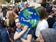 Участники климатической акции протеста в Берлине