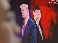 Президент США Дональд Трамп пожимает руку председателю Китая Си Цзиньпину во время саммита лидеров G20 в Осаке Президент США Дональд Трамп пожимает руку председателю Китая Си Цзиньпину во время саммита лидеров G20 в Осаке