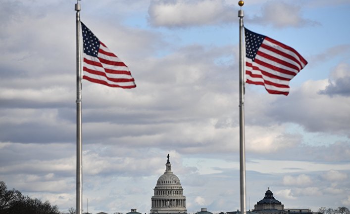 Вид на Капитолий в в Вашингтоне (округ Колумбия)