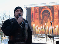 Президент Всероссийского мотоклуба «Ночные волки» Александр Залдостанов на фотовыставке «Лицо американской демократии» Президент Всероссийского мотоклуба «Ночные волки» Александр Залдостанов на фотовыставке «Лицо американской демократии»