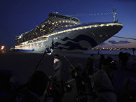 Находящийся в карантине круизный лайнер Diamond Princess Находящийся в карантине круизный лайнер Diamond Princess