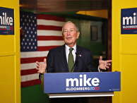 Майкл Блумберг выступает в Финиксе, Аризона, как кандидат в президенты от Демократической партии