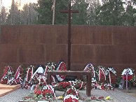 Мемориал "Катынь" стал символом двух трагедий