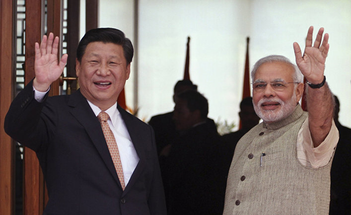 Председатель КНР Си Цзиньпин и премьер-министр Индии Нарендра Моди