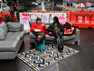 Протестующие сидят в Сиэтле