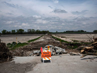 Разрушенная наводнением дорога в штате Небраска, США