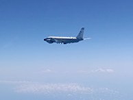 Самолет-разведчик США RC-135, перехваченный российским Су-27 над Черным морем Самолет-разведчик США RC-135, перехваченный российским Су-27 над Черным морем