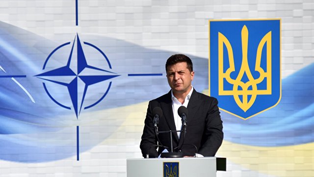 Франция и Восточная Европа посылают военных в Киев. Догадайтесь, против кого