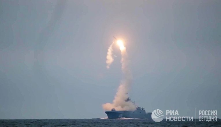 Первый запуск гиперзвуковой ракеты "Циркон" с фрегата "Адмирал Горшков" в Белом море по морской цели в Баренцевом море