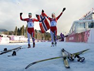 Ингвильд Флугстад Эстберг (Норвегия) и Майкен Касперсен Фалла (Норвегия) после финиша финального забега индивидуального спринта в соревнованиях по лыжным гонкам среди женщин на XXII зимних Олимпийских играх в Сочи. Ингвильд Флугстад Эстберг (Норвегия) и Майкен Касперсен Фалла (Норвегия) после финиша финального забега индивидуального спринта в соревнованиях по лыжным гонкам среди женщин на XXII зимних Олимпийских играх в Сочи.